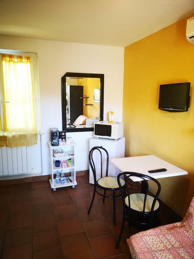 マリーナ・ディ・カッラーラ Nonna Piera Bed & Breakfast エクステリア 写真